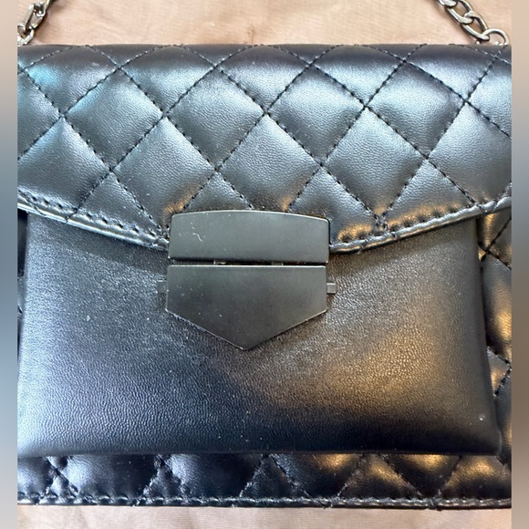 NWOT Elegant Black Quilted Women's Bag - Picture 2 of 7